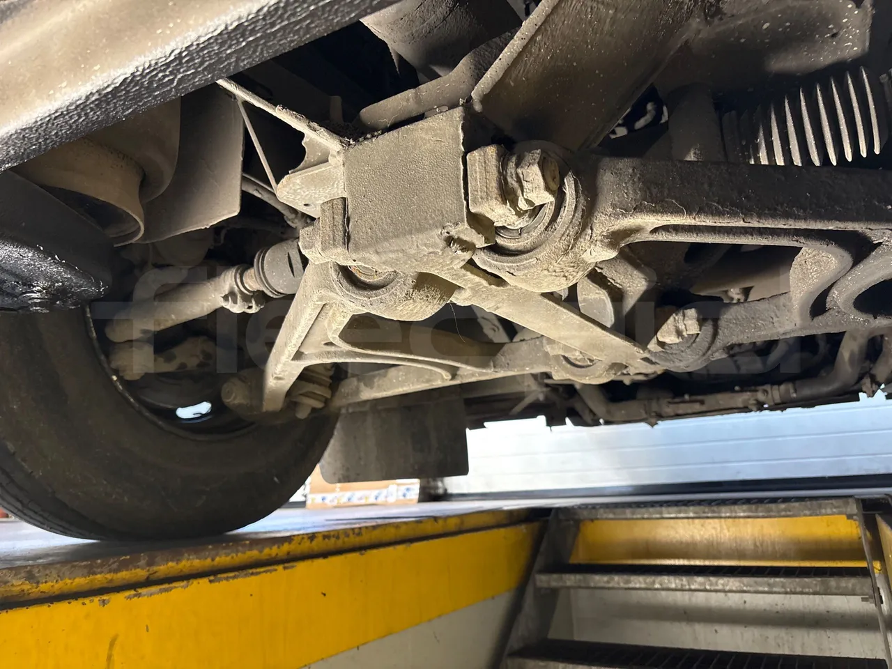 Setra S417 GT_HD - Euro 5 - 335 Kw -14.050 mt - axle 3 right side