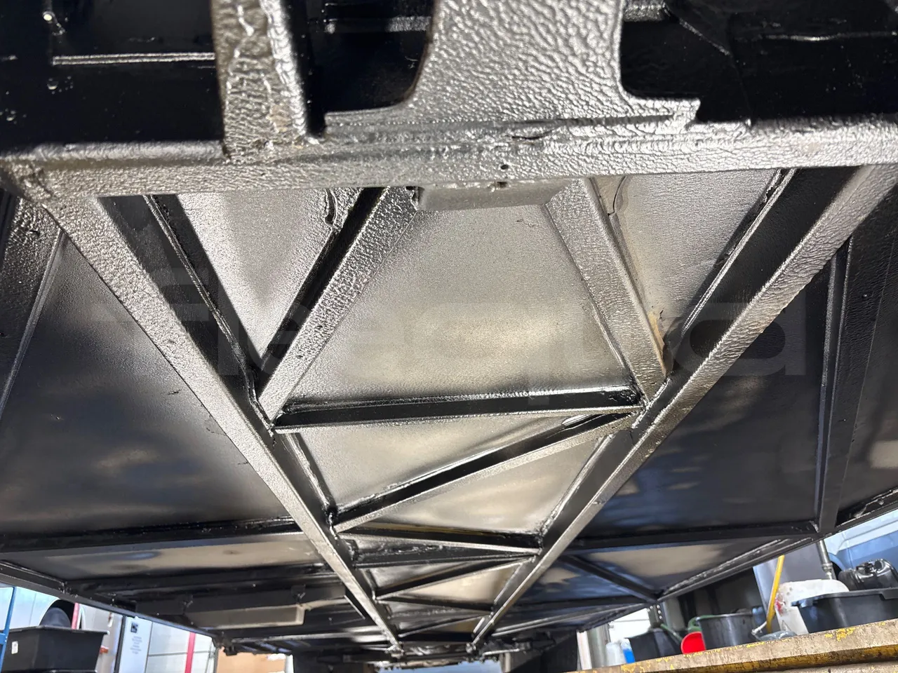 Setra S417 GT_HD - Euro 5 - 335 Kw -14.050 mt - central undercarriage photo