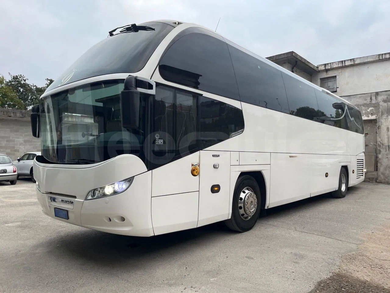 Neoplan Cityliner P14 - EURO6 - 324KW -12.240MT - 3/4 front left