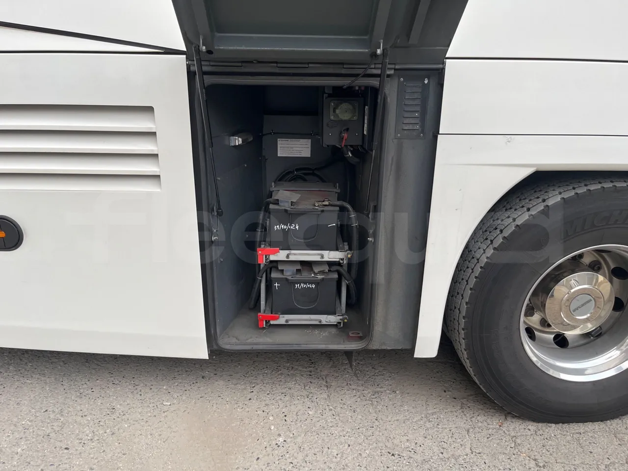 Neoplan Cityliner P14 - EURO6 - 324KW -12.240MT - external compartments photo