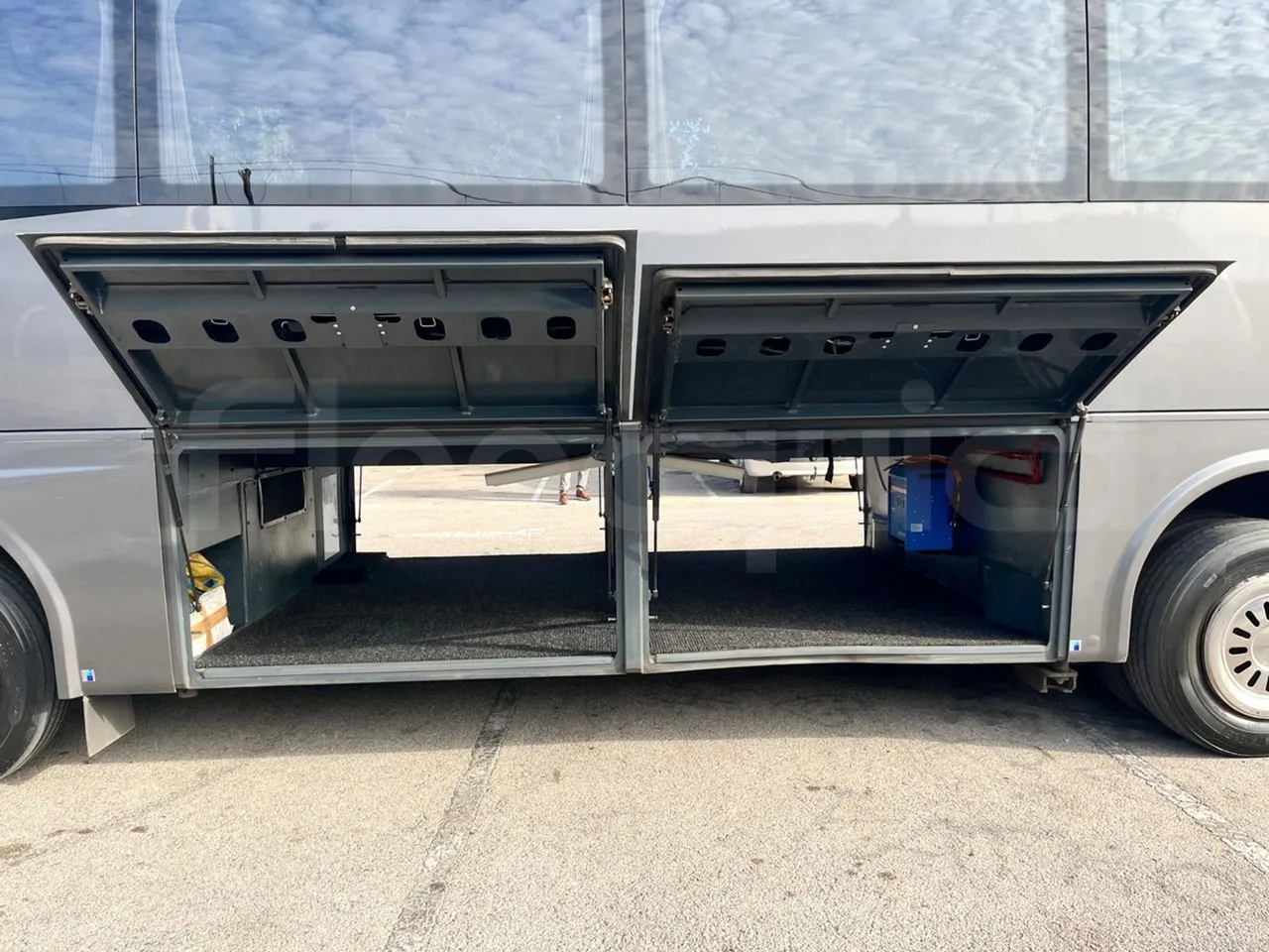 Temsa MD9 A A4F 3 - Euro6 - 213kW - 9.380mt - luggage rack photo