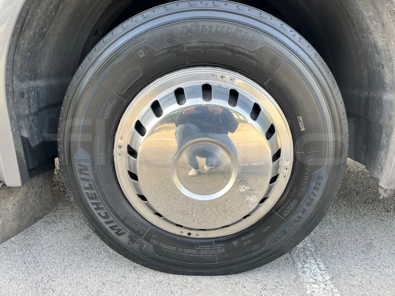 Temsa MD9 A A4F 3 - Euro6 - 213kW - 9.380mt - front left tire measurements