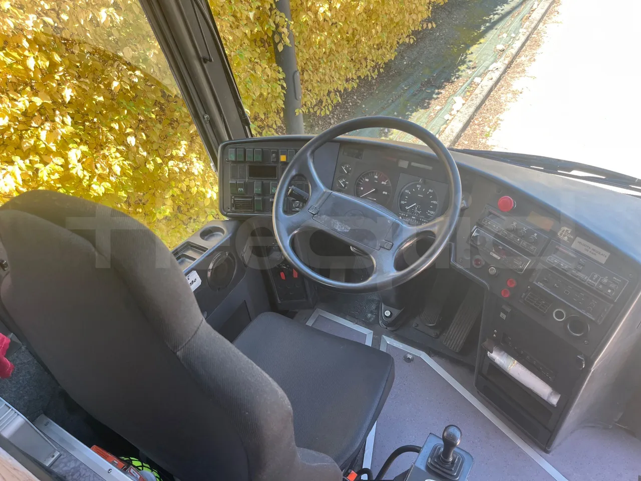 Setra S315 HD/ Euro 2 - 280 Kw - 12 Mt - disabled area photo