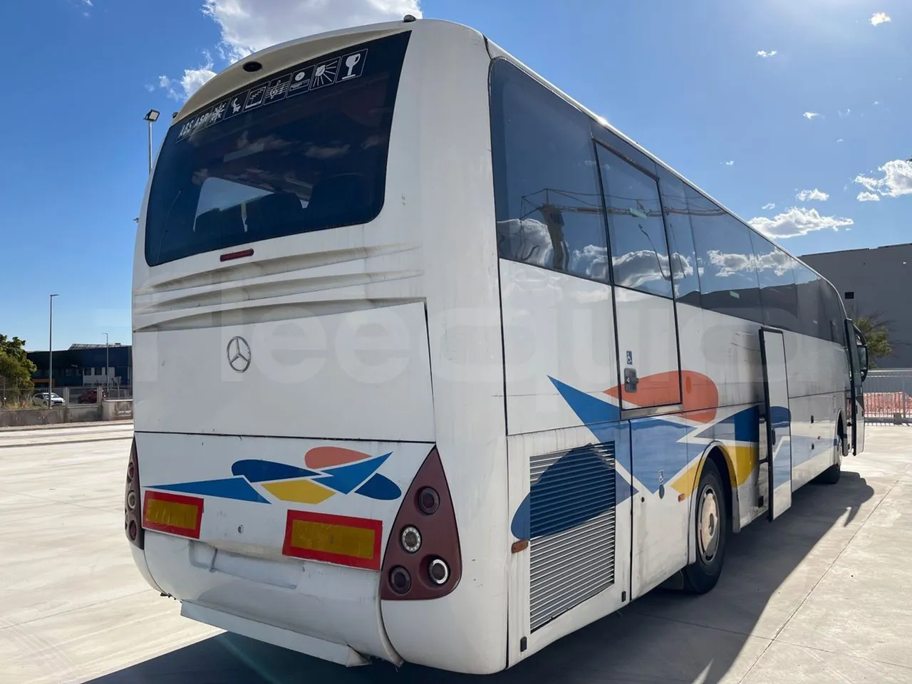 Mercedes-Benz OC 500 RF HTAE06-A4GC10/ Euro 3 - 260 Kw - 12.975 Mt - 3/4 right rear doors open
