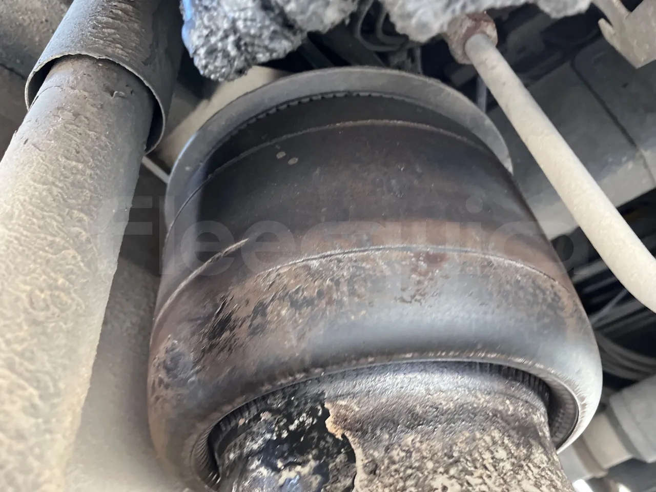 Mercedes-Benz OC 500 RF HTAE06-A4GC10/ Euro 3 - 260 Kw - 12.975 Mt - axel 2 air springs 2 left