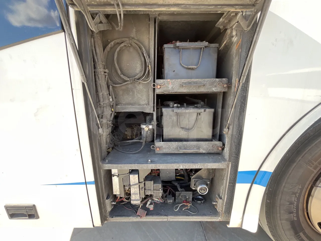 Mercedes-Benz OC 500 RF HTAE06-A4GC10/ Euro 3 - 260 Kw - 12.975 Mt - external compartments photo