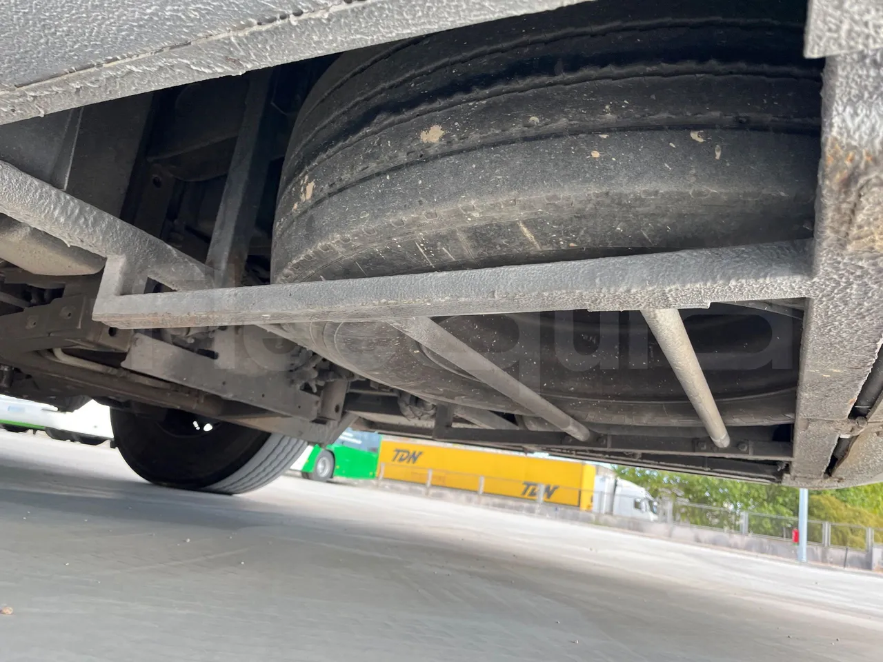 Mercedes-Benz OC 500 RF HTAE06-A4GC10/ Euro 3 - 260 Kw - 12.975 Mt - front undercarriage from front