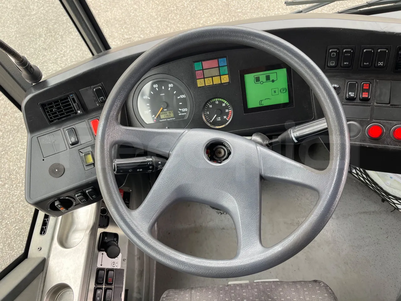 Mercedes-Benz Citaro O 530/2PCL2E4 - Euro 4 - 210 kW - 11,950 mt - steering wheel photo