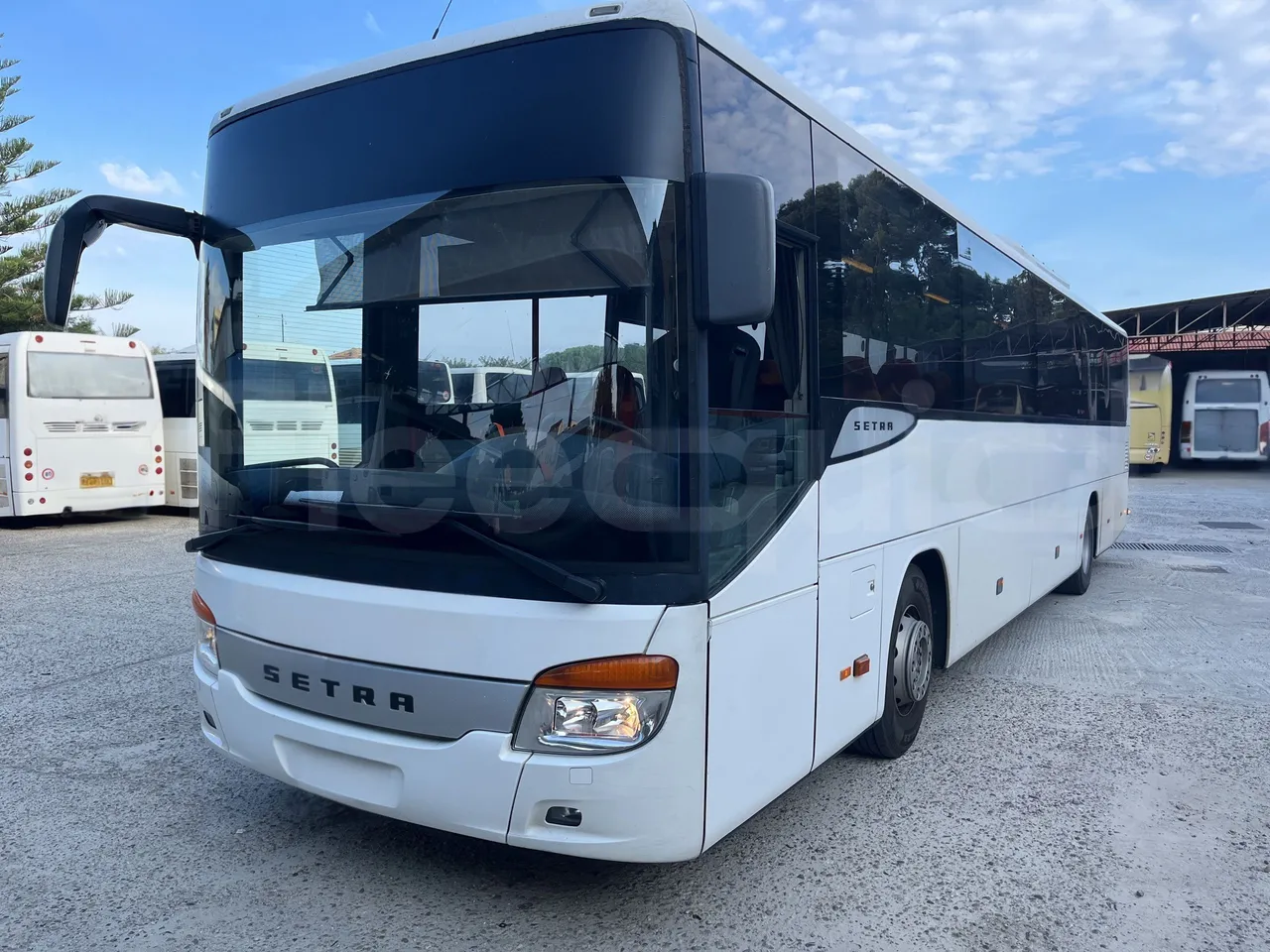 Setra S415 - 3/4 Front Left Side