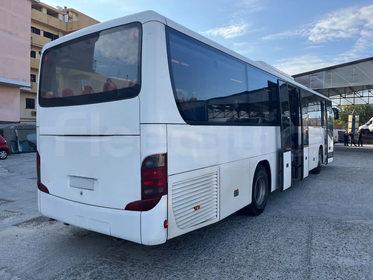 Setra S415 - 3/4 Rear Right Side Doors Open