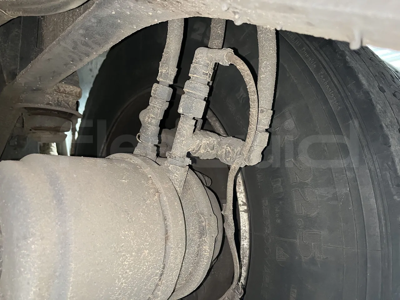 Setra S415 - Second Axle Caliper Brakes Right Side
