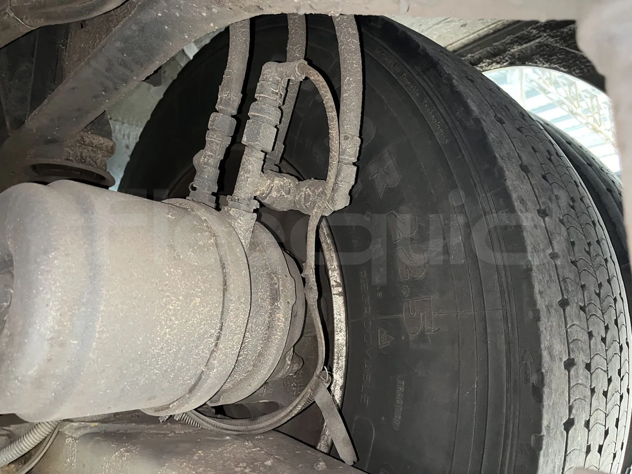 Setra S415 - Second Axle Discs Right Side