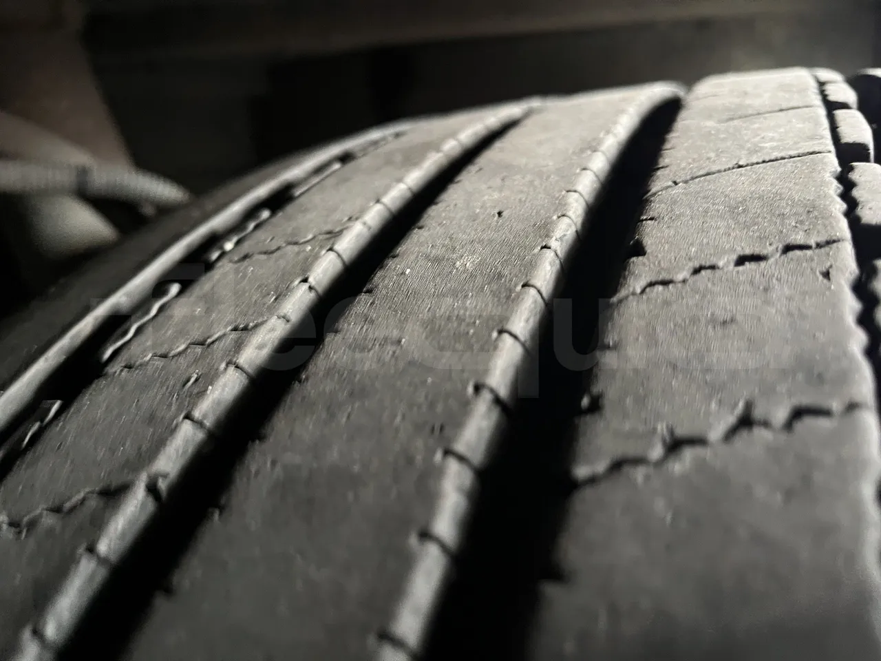 Setra S415 - First Axle Left Side: Tyre Thickness