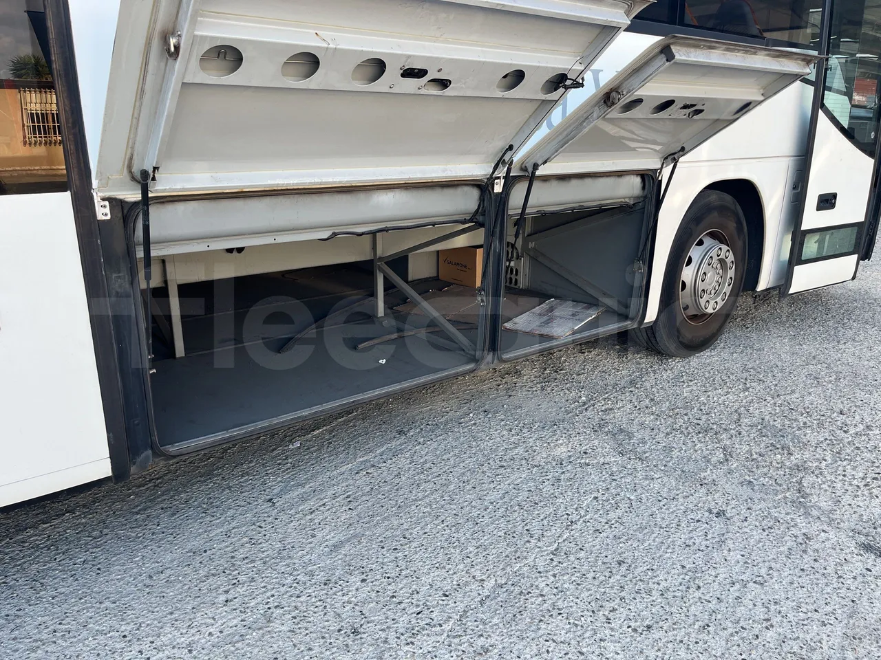 Setra S415 - Luggage Rack Left Side