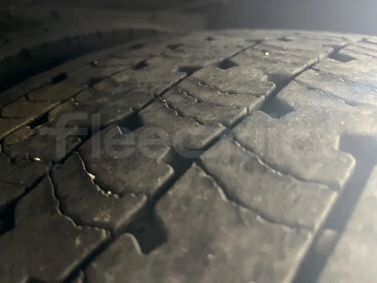 Setra S415 - Second Axle Left Side: Tyre Thickness