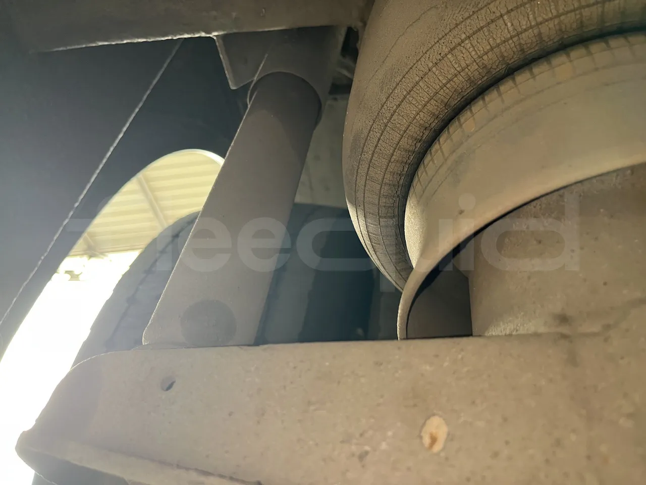 Setra S415 - Second Axle First Shock Absorbers Right Side