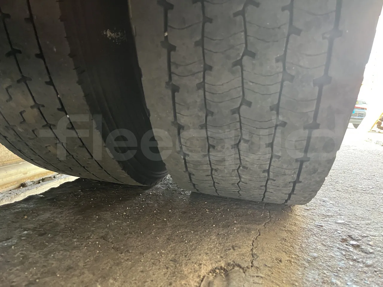 Setra S415 - Second Axle Left Side: Tyre Tread