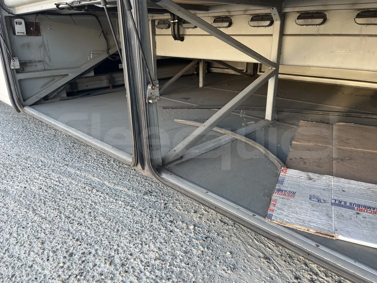 Setra S415 - Luggage Under Carpet Photo