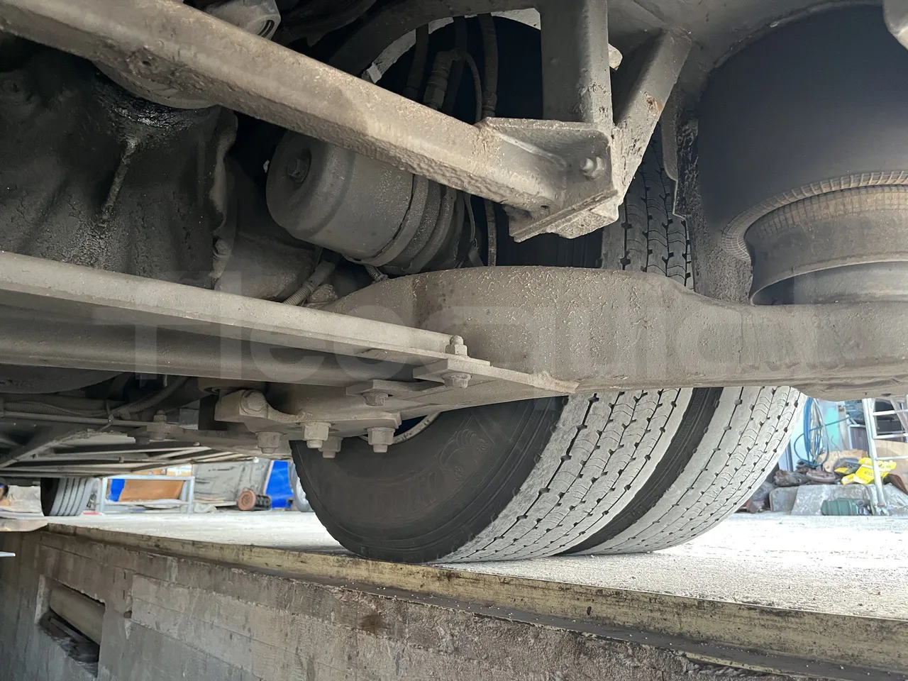 Setra S415 - Second Axle Left Side