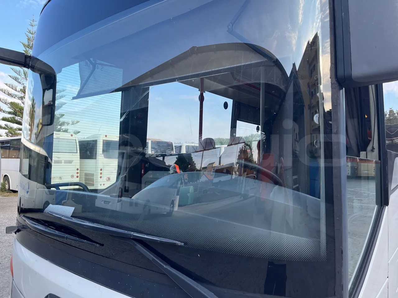 Setra S415 - Windscreen From Right Side