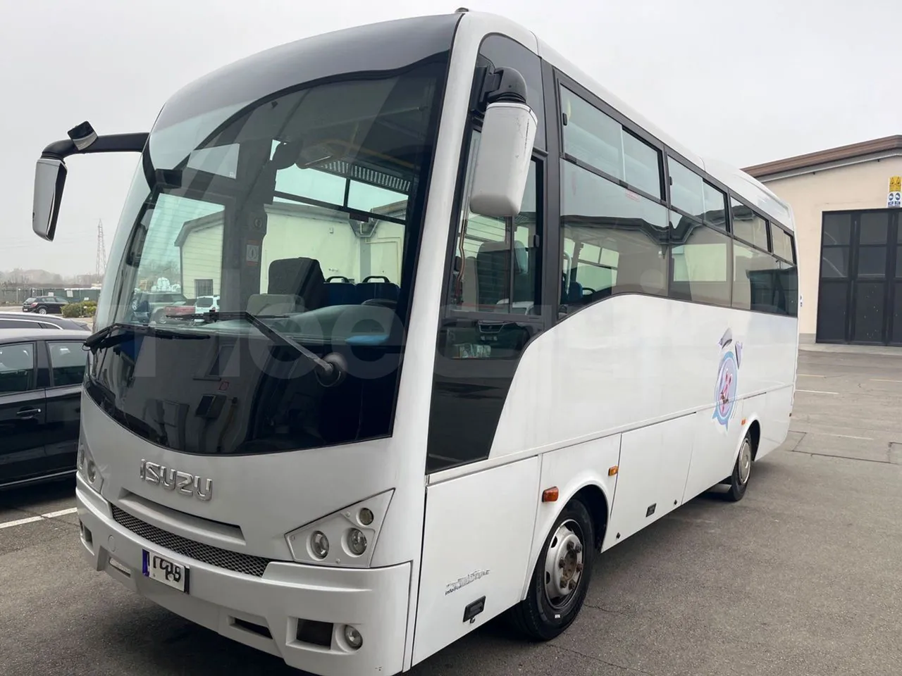 Isuzu Turquoise/Sb QBUS31 - Euro5 - 140kW  - 7.720mt - 3/4 front left
