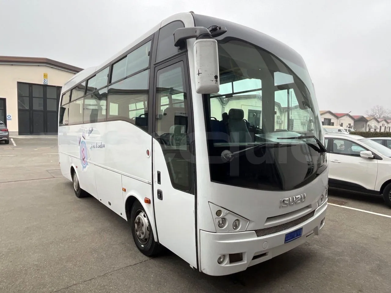 Isuzu Turquoise/Sb QBUS31 - Euro5 - 140kW  - 7.720mt - 3/4 front right doors