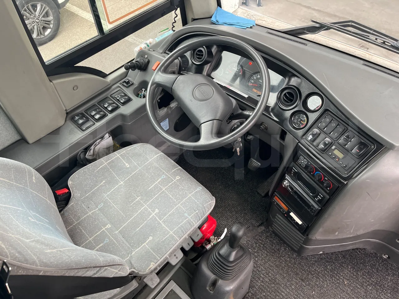 Isuzu Turquoise/Sb QBUS31 - Euro5 - 140kW  - 7.720mt - buttons panels on