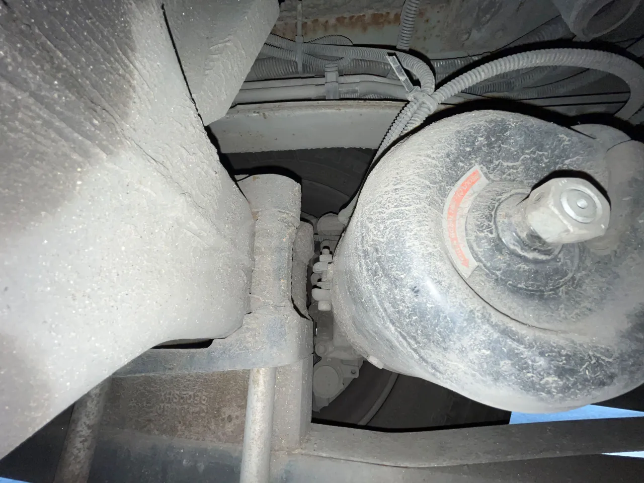 Isuzu Turquoise/Sb QBUS31 - Euro5 - 140kW  - 7.720mt - axle 2 caliper brakes left