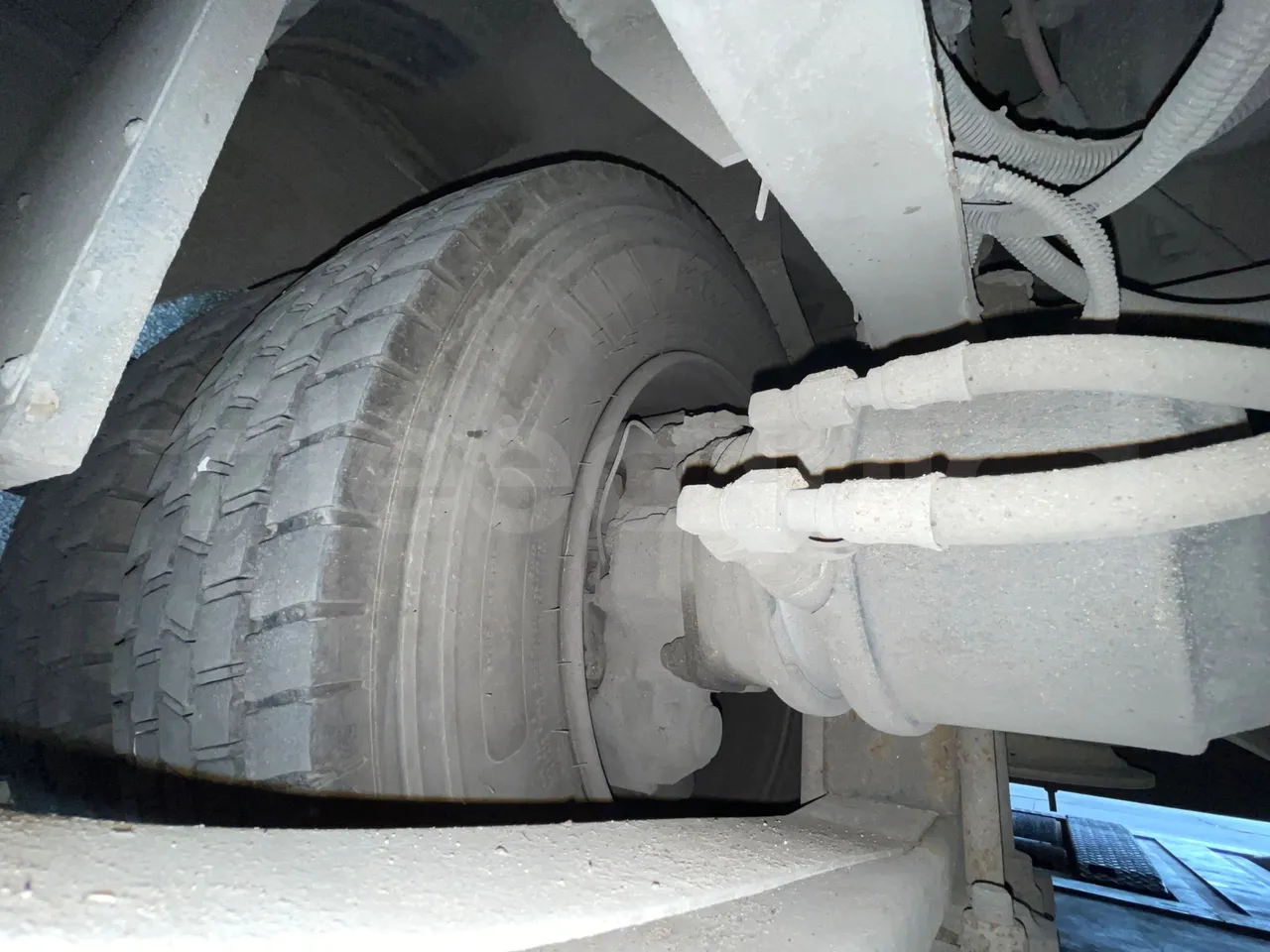 Isuzu Turquoise/Sb QBUS31 - Euro5 - 140kW  - 7.720mt - axle 2 caliper brakes right