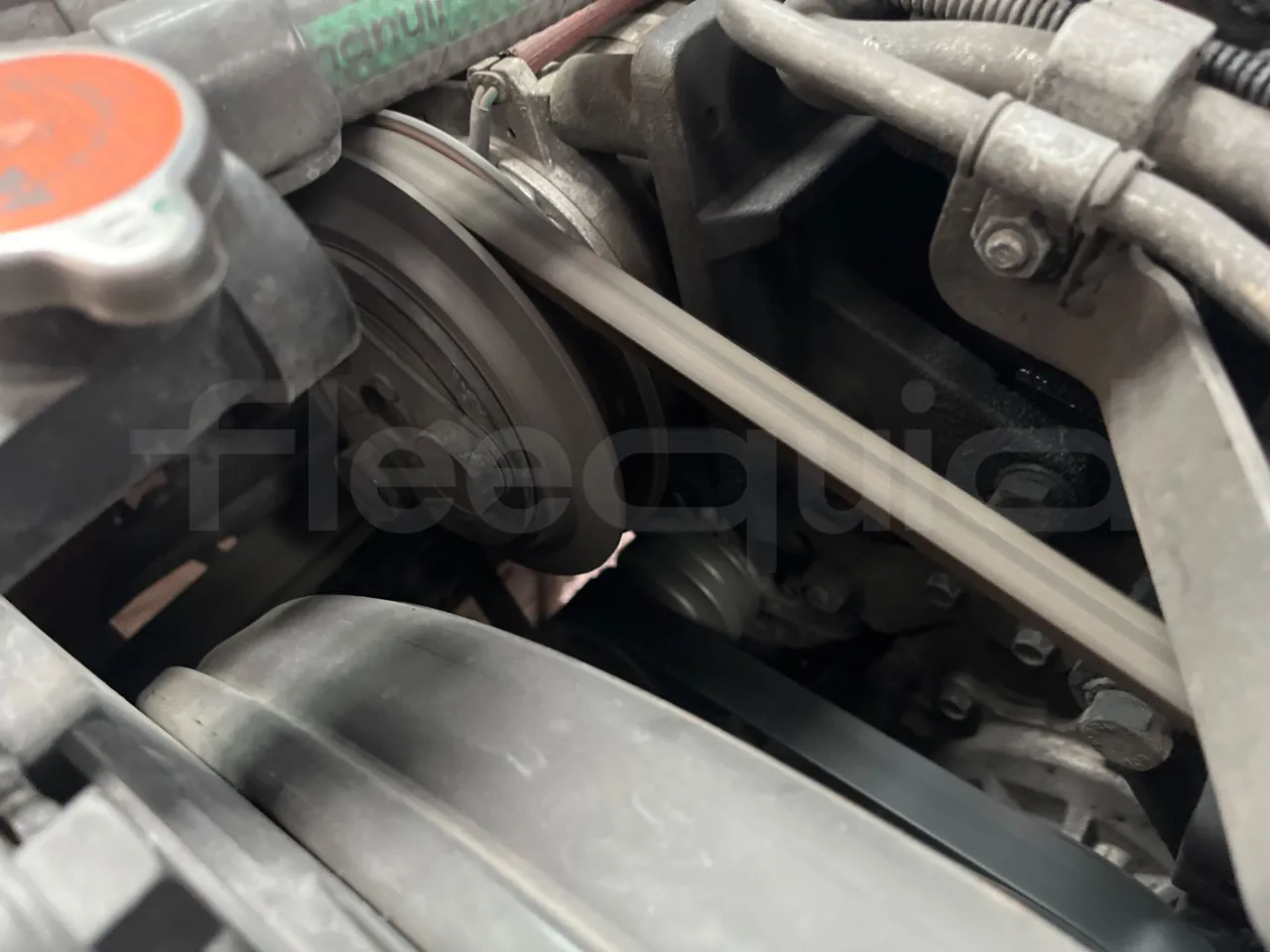 Isuzu Turquoise/Sb QBUS31 - Euro5 - 140kW  - 7.720mt - air conditioning compressor