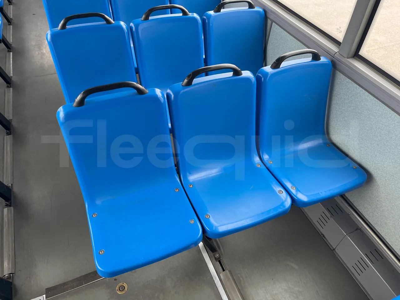 Isuzu Turquoise/Sb QBUS31 - Euro5 - 140kW  - 7.720mt - single seat detail