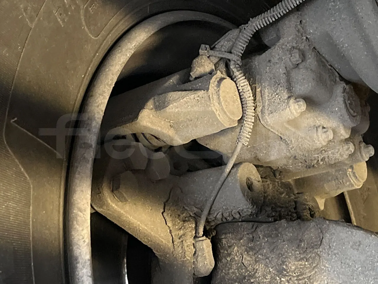 Isuzu Turquoise/Sb QBUS31 - Euro5 - 140kW  - 7.720mt - front brake calipers right