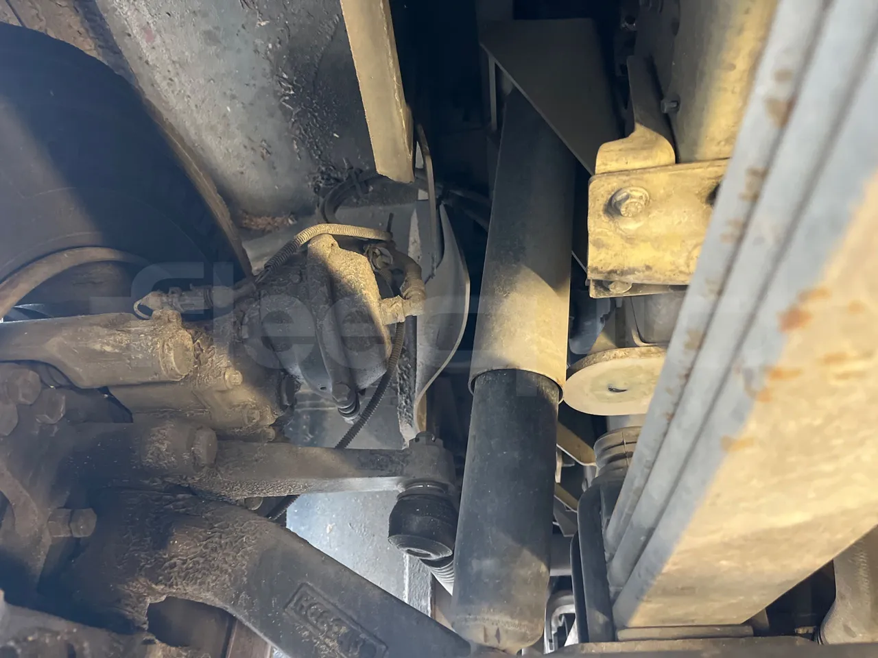 Isuzu Turquoise/Sb QBUS31 - Euro5 - 140kW  - 7.720mt - front shock absorbers left