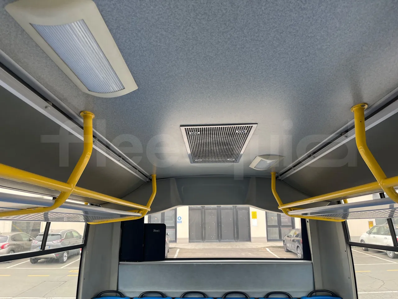 Isuzu Turquoise/Sb QBUS31 - Euro5 - 140kW  - 7.720mt - roof hatch 2