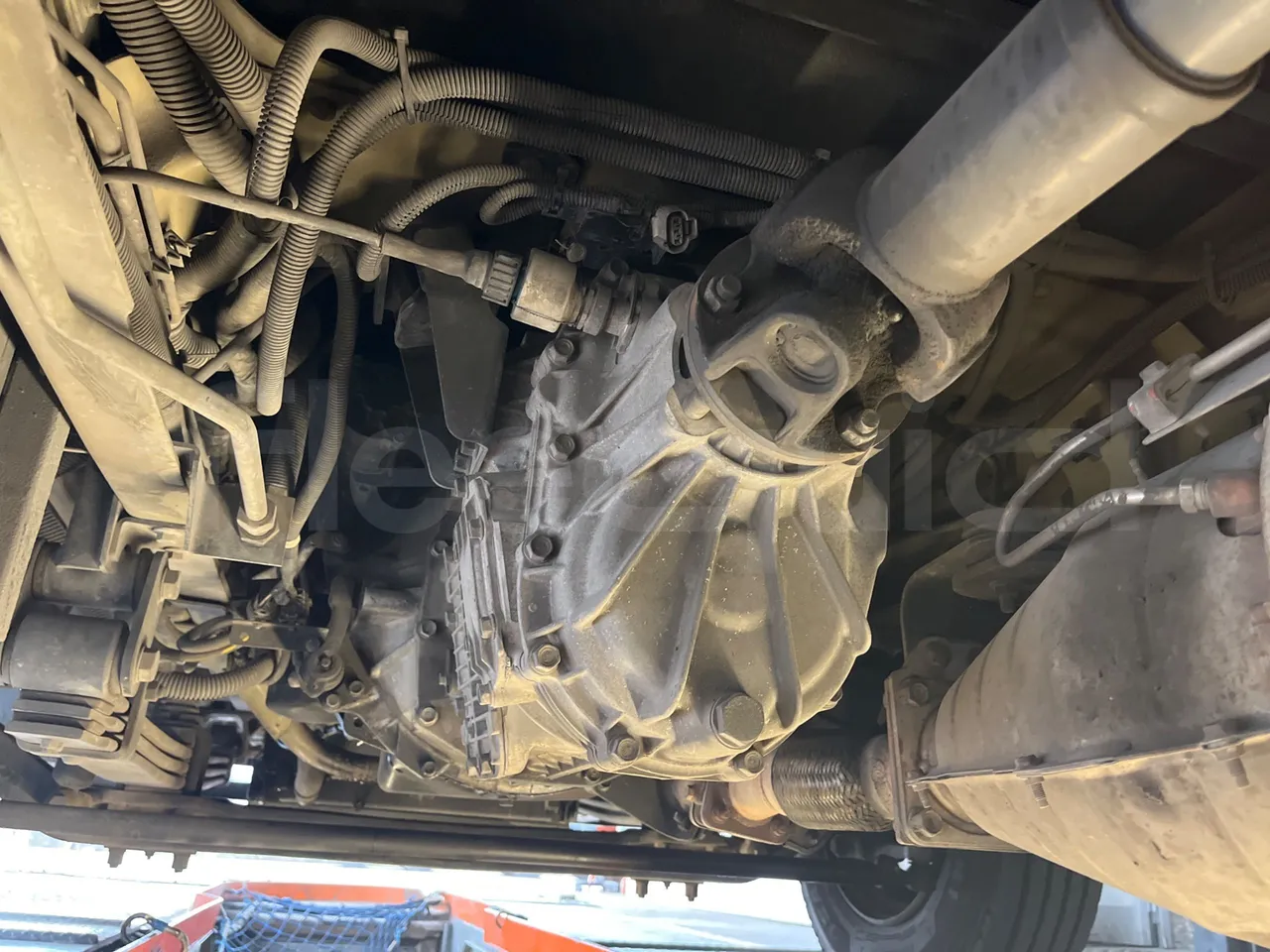 Isuzu Turquoise/Sb QBUS31 - Euro5 - 140kW  - 7.720mt - gearbox plate photo