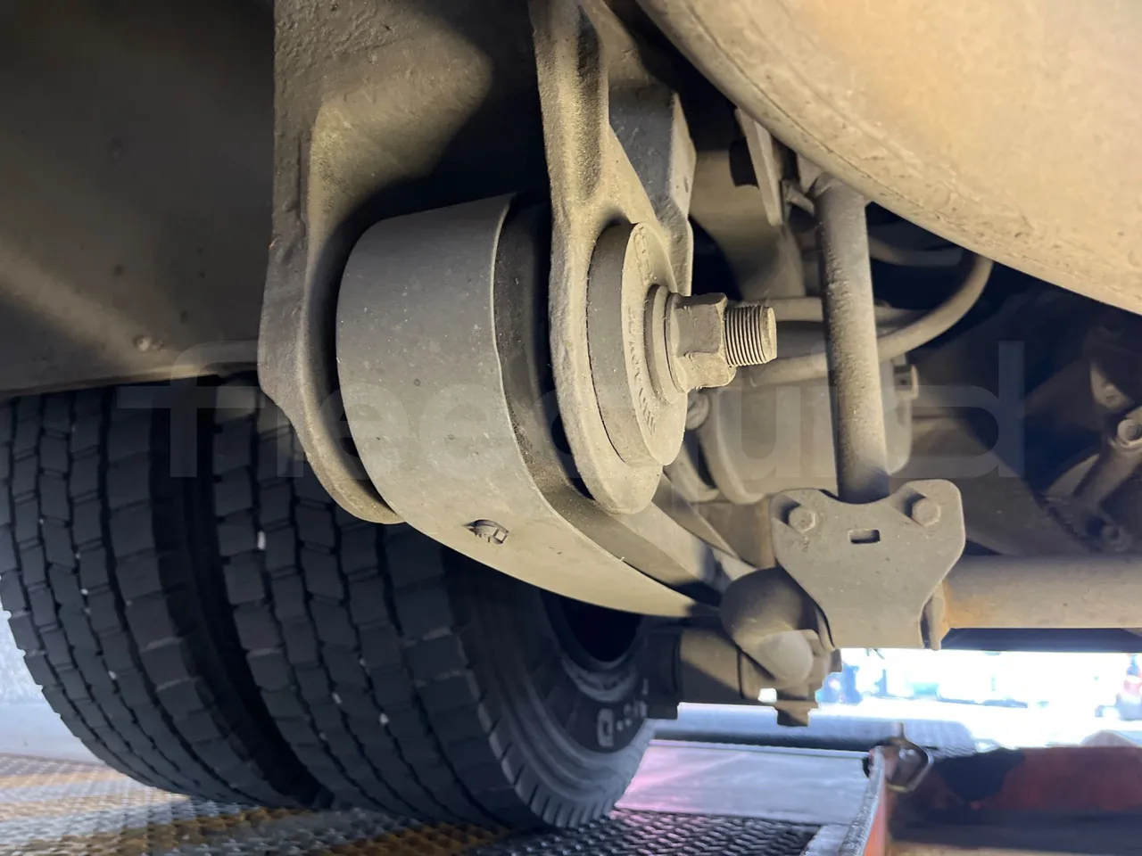 Isuzu Turquoise/Sb QBUS31 - Euro5 - 140kW  - 7.720mt - axel 2 leaf spring right