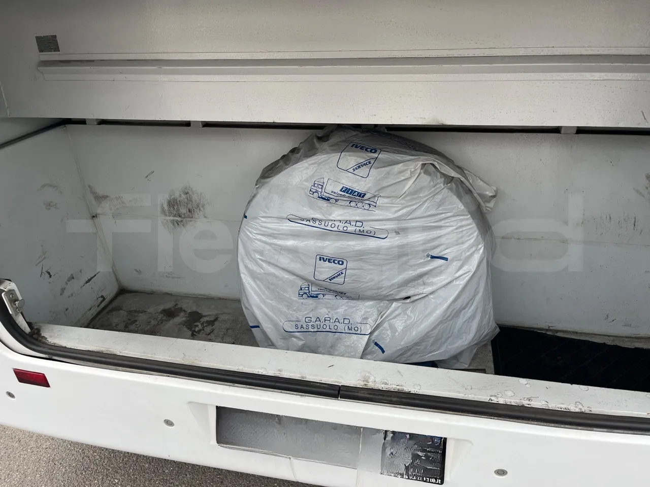 Isuzu Turquoise/Sb QBUS31 - Euro5 - 140kW  - 7.720mt - spare wheel