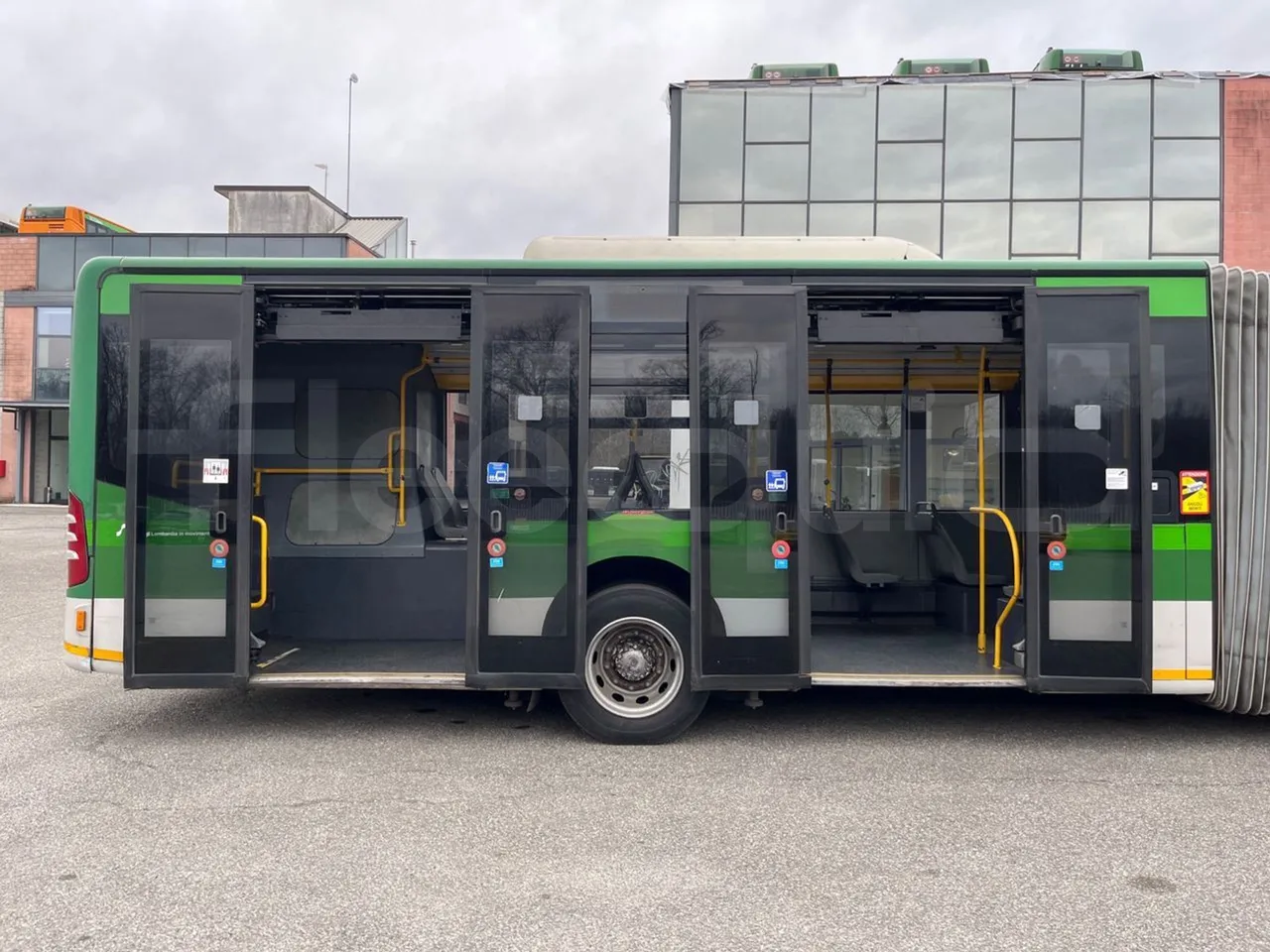 Mercedes-Benz Citaro G 0530 - EUR5 - 260kW - 17.94m - front door 3 open