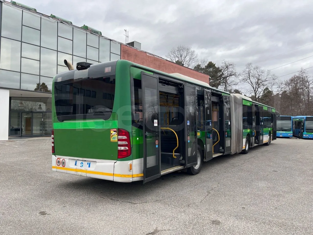 Mercedes-Benz Citaro G 0530 - EUR5 - 260kW - 17.94m - 3/4 right rear doors open