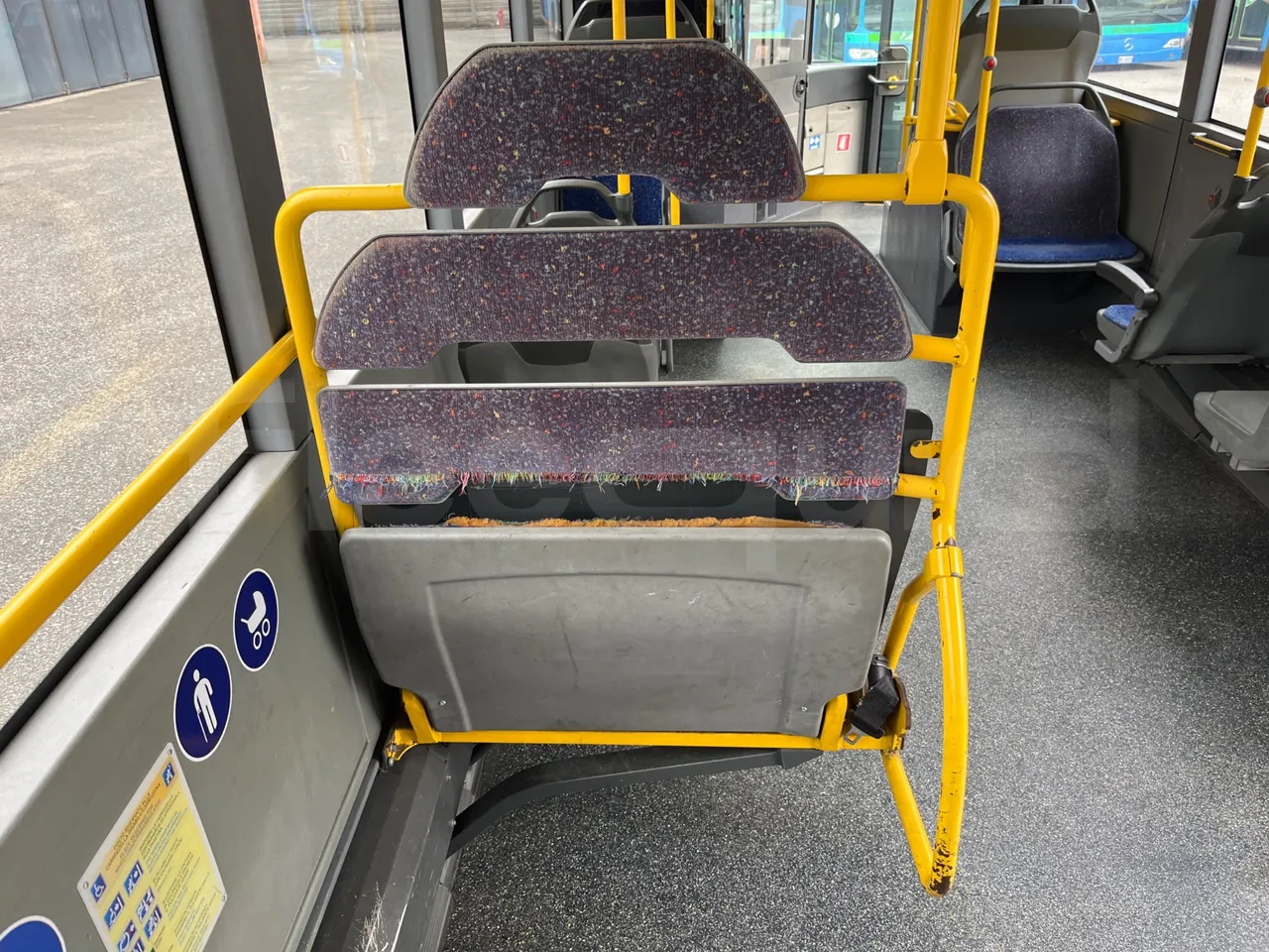 Mercedes-Benz Citaro G 0530 - EUR5 - 260kW - 17.94m - folding seat photo