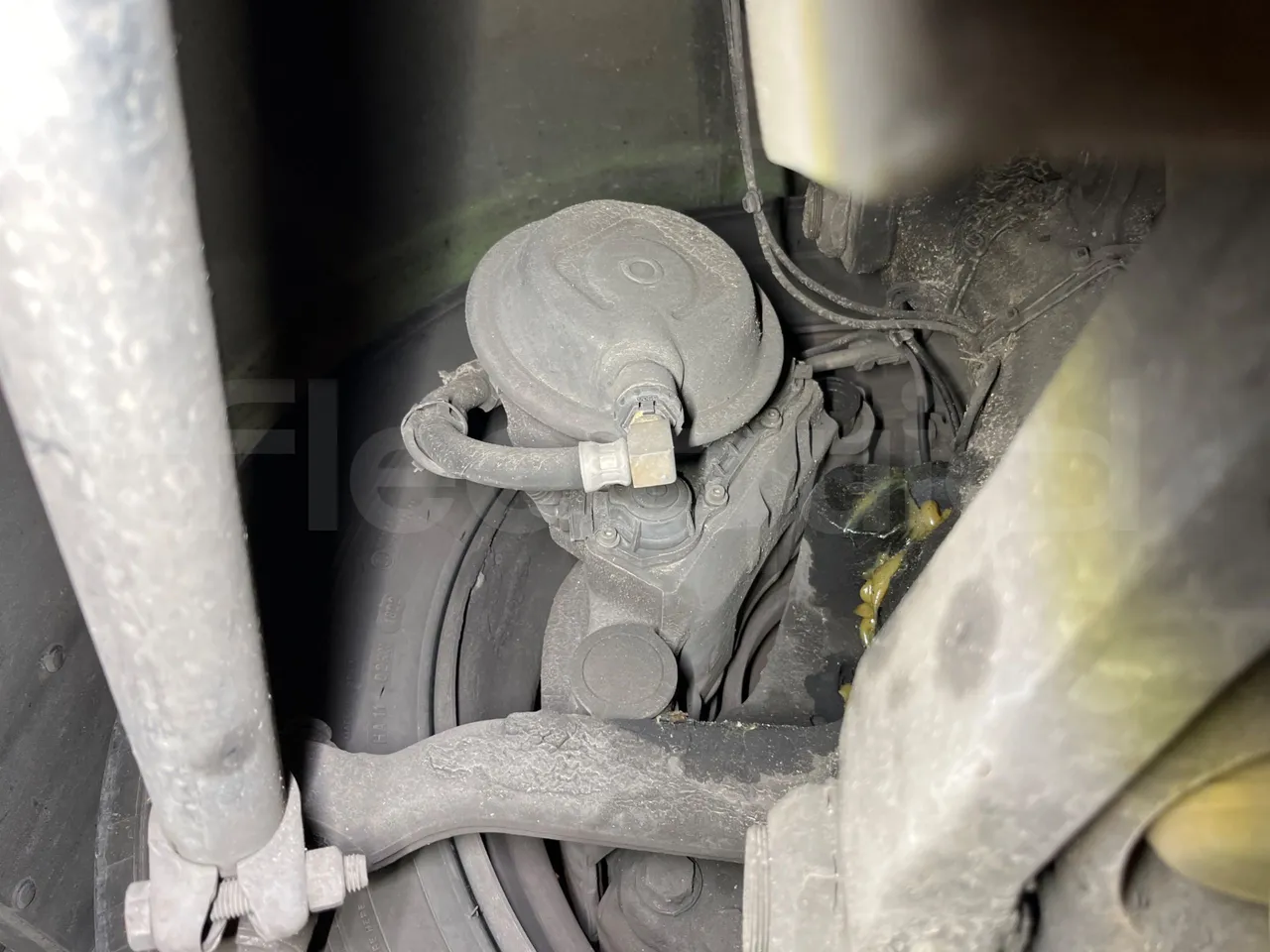 Mercedes-Benz Citaro G 0530 - EUR5 - 260kW - 17.94m - front brake calipers right