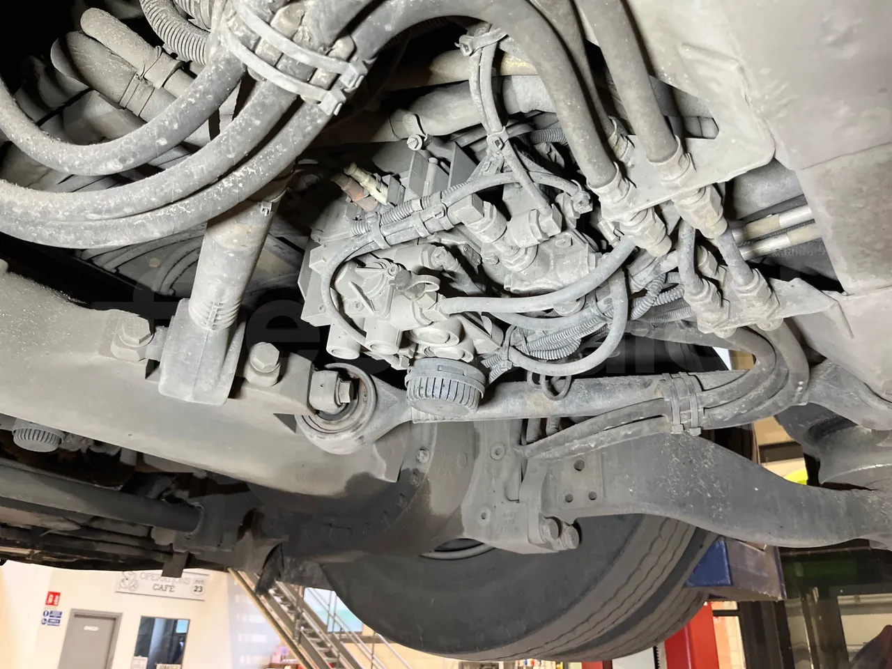 Mercedes-Benz Citaro G 0530 - EUR5 - 260kW - 17.94m - axle 3 left side