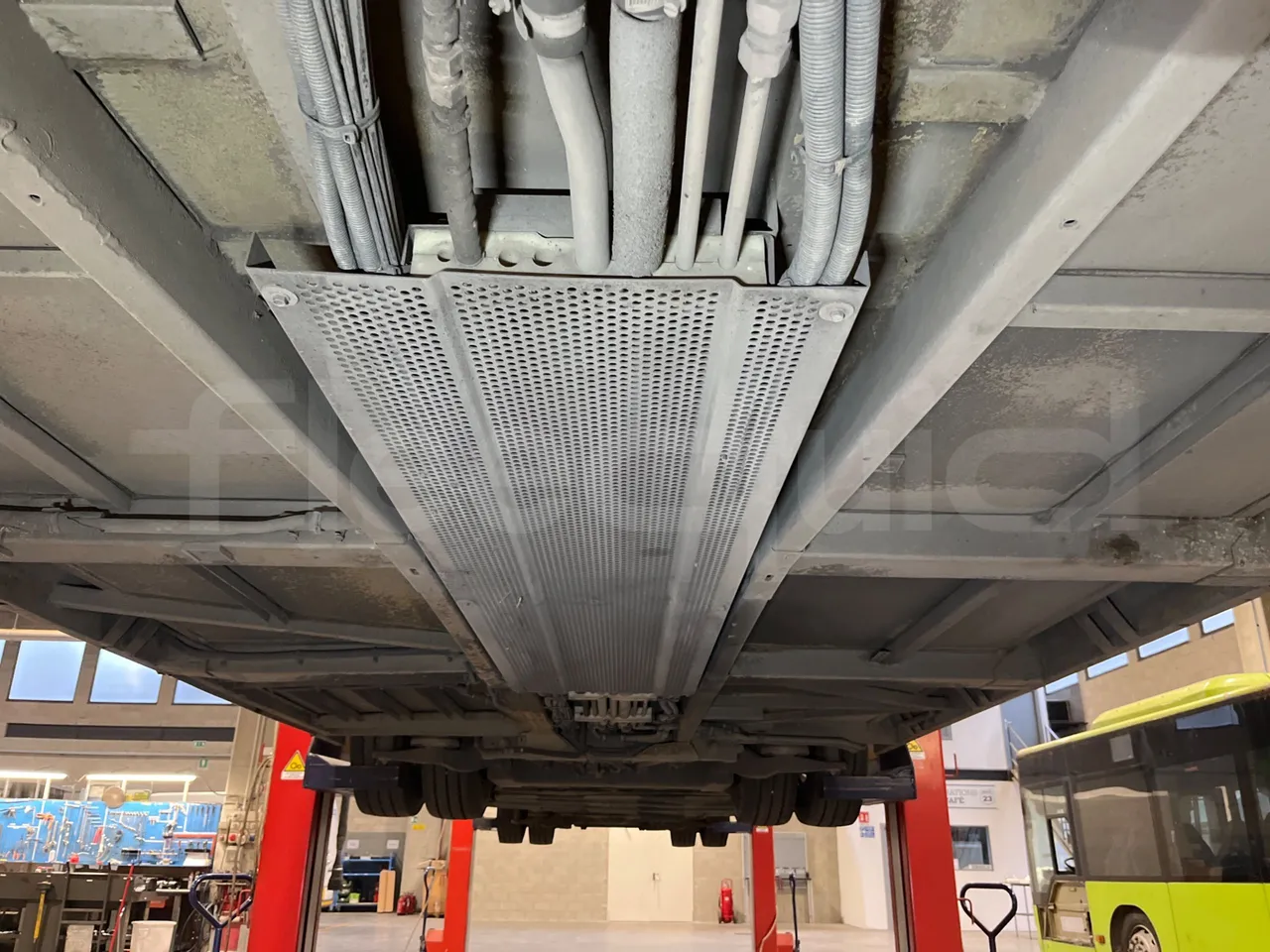 Mercedes-Benz Citaro G 0530 - EUR5 - 260kW - 17.94m - central undercarriage photo