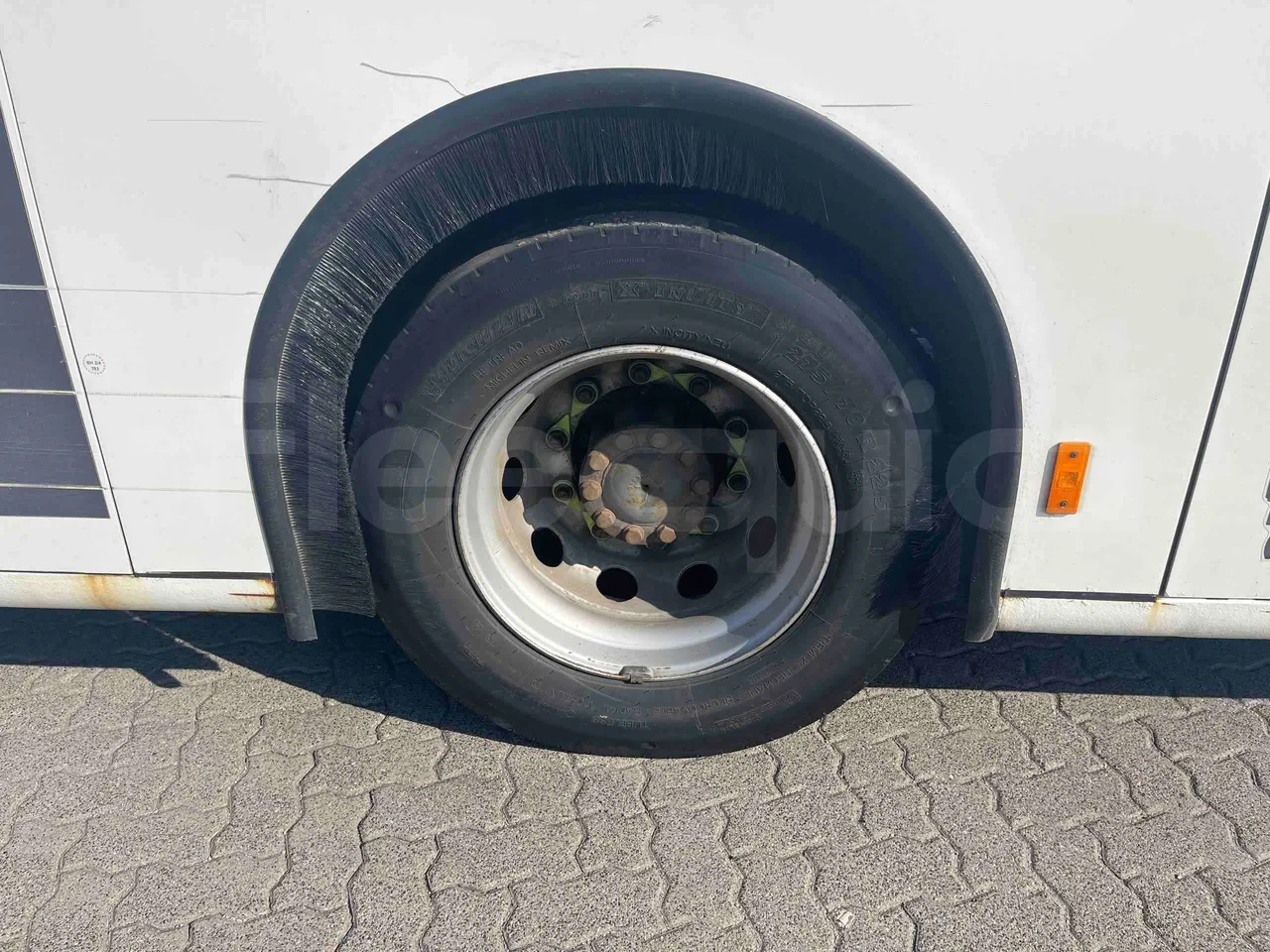 Mercedes-Benz Citaro - First Axle Left Side: Tyre Thickness