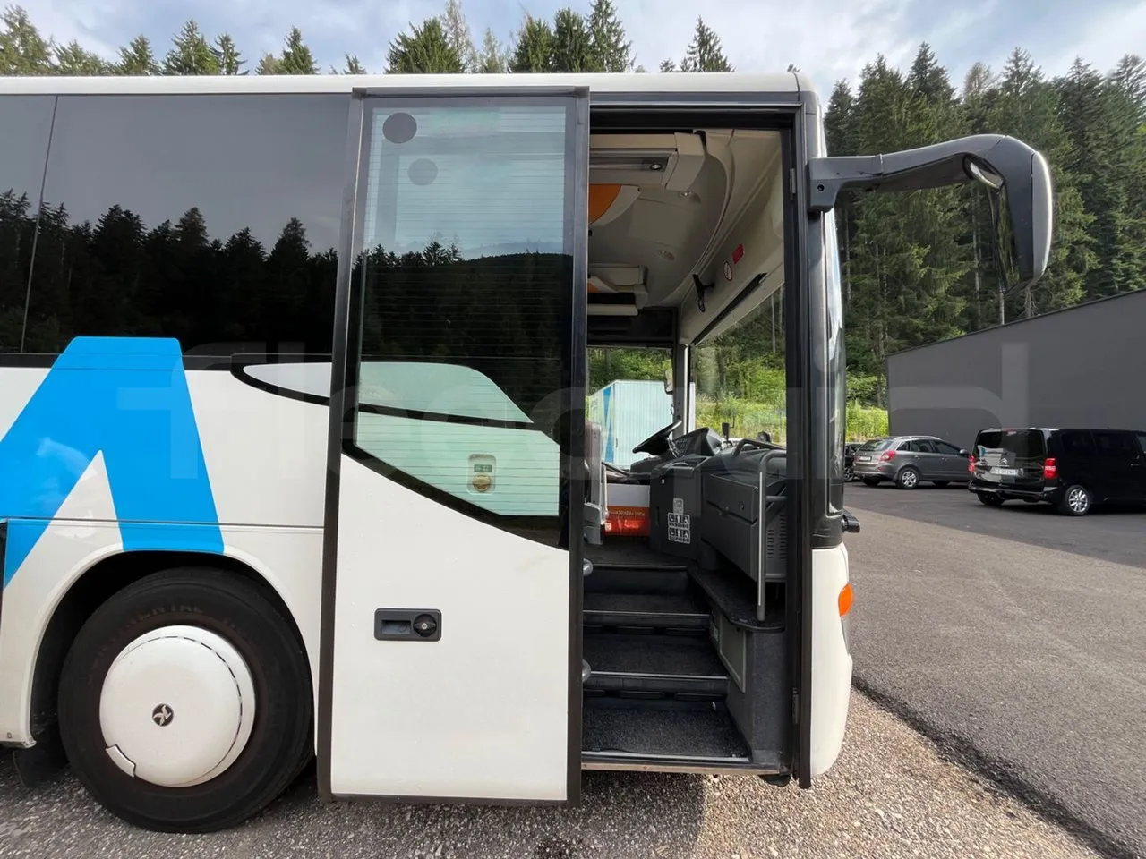 Setra S415 S415 H/ Euro 6 - 265 Kw - 12,260 Mt - front door 2 open