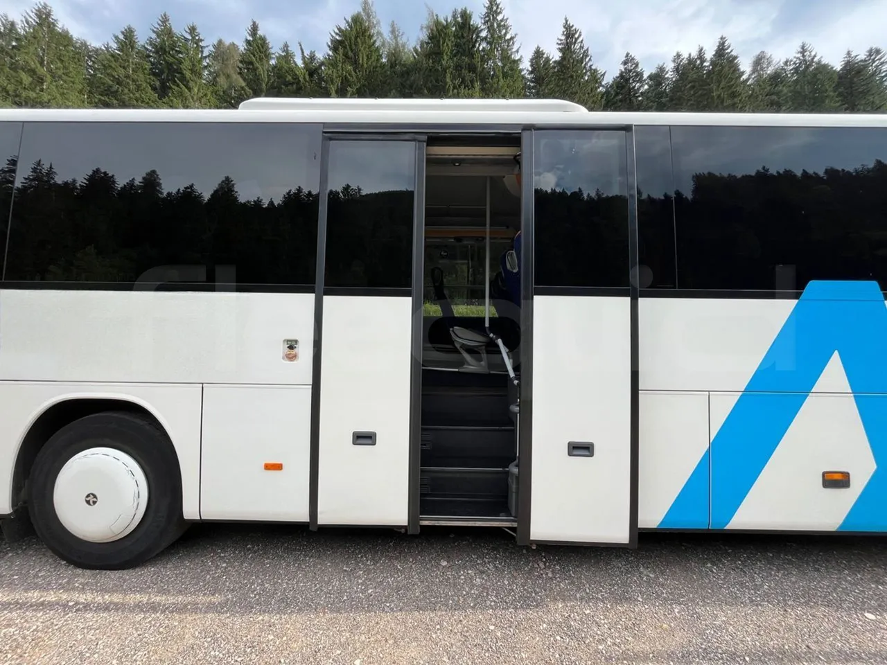 Setra S415 S415 H/ Euro 6 - 265 Kw - 12,260 Mt - front door 3 open (mandatory for bus to scrap)
