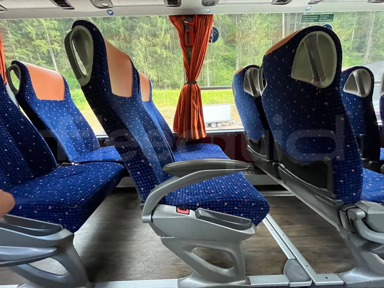 Setra S415 S415 H/ Euro 6 - 265 Kw - 12,260 Mt - armrest detail photo