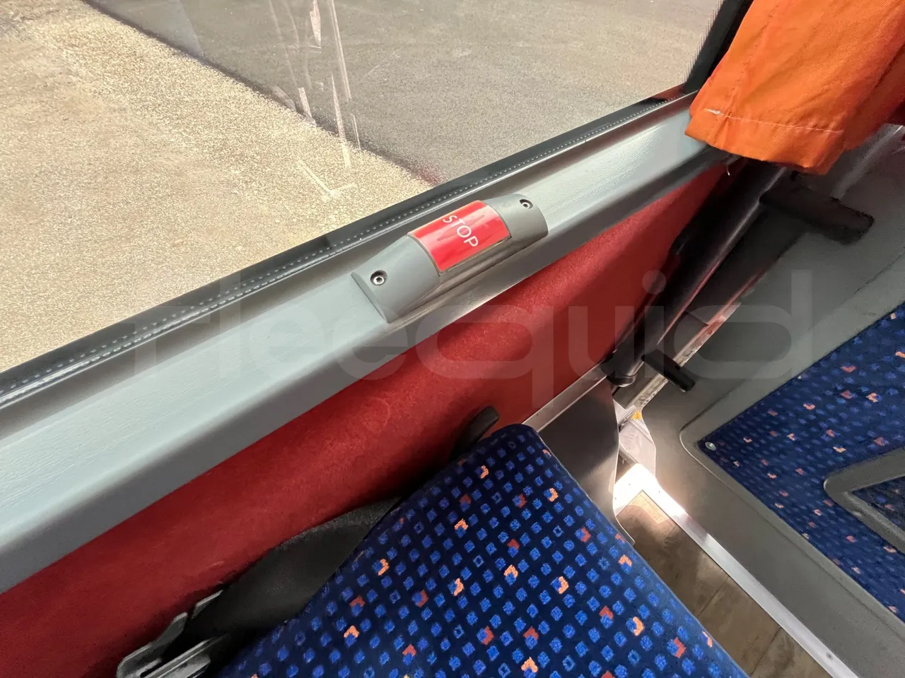 Setra S415 S415 H/ Euro 6 - 265 Kw - 12,260 Mt - usb charging detail