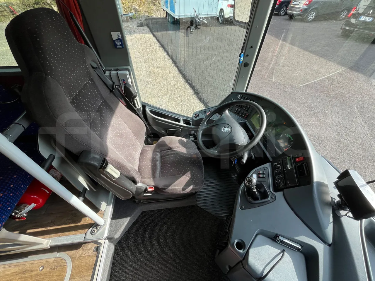 Setra S415 S415 H/ Euro 6 - 265 Kw - 12,260 Mt - driver's seat photo (mandatory for bus to scrap)
