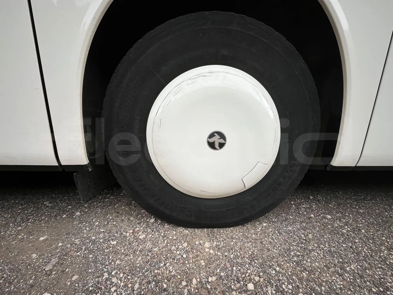 Setra S415 S415 H/ Euro 6 - 265 Kw - 12,260 Mt - tread condition second axle tires left